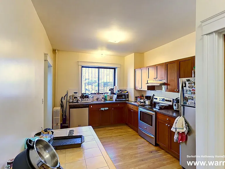 27 Glenville Ave #4 — Photo 2