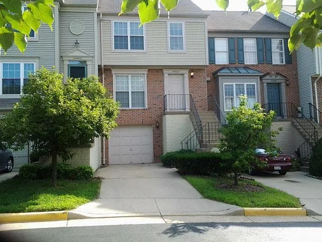3 bed, 1800 sqft, $2,700 — Photo 1
