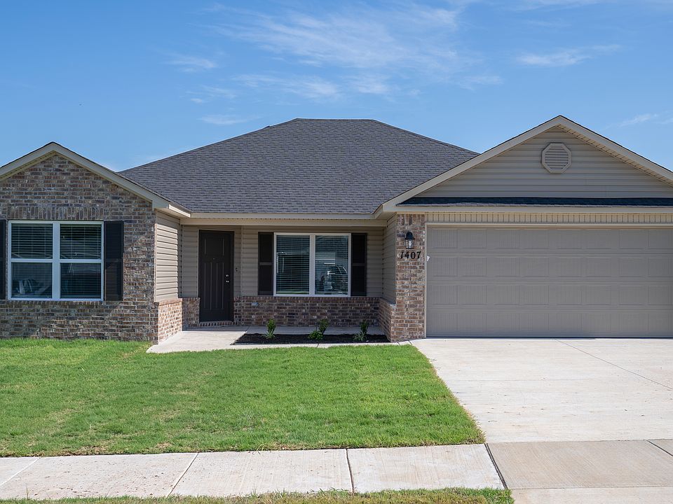 1407 E Piedmont Ct