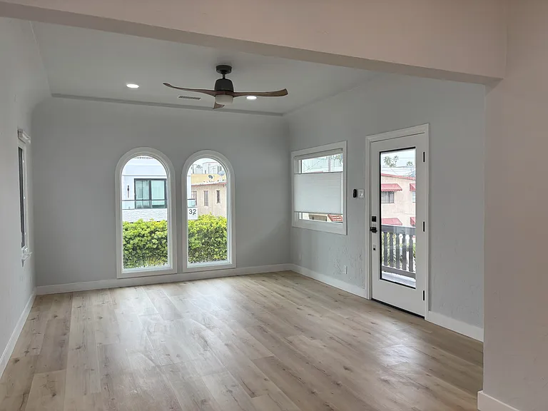 31 Saint Joseph Ave — Photo 1
