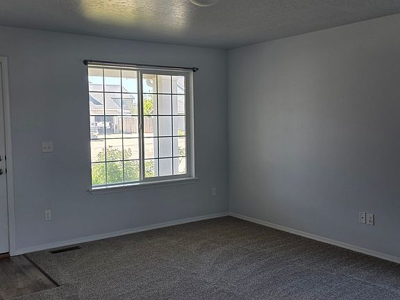 4th image of 2542 N Honeysuckle Way