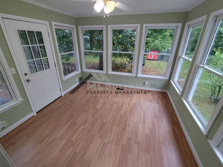 808 Glenco Rd — Photo 8