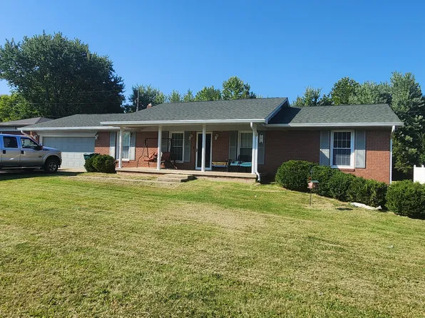 605 Medallion Dr, Greencastle, IN 46135