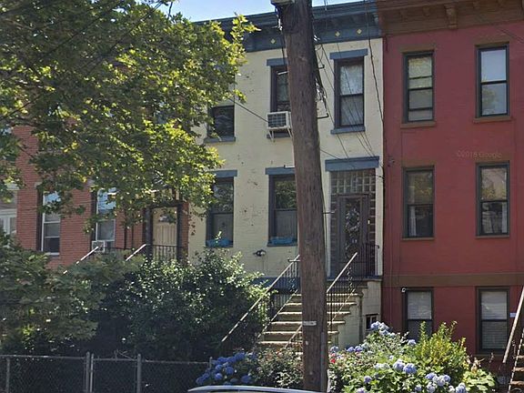 4th image of 19 Henry St