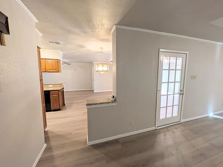 6618 Cloverbend St — Photo 15