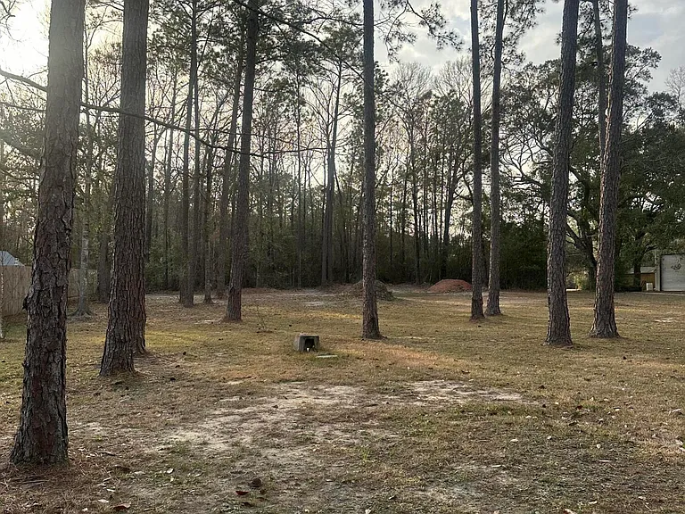 10325 Clearwater Rd — Photo 25