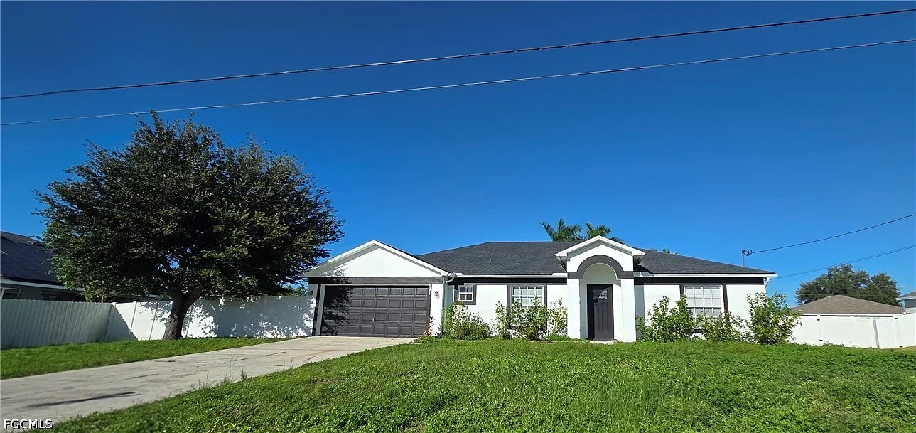 3 bed, 2.0 bath, 1993 sqft, $1,900 — Photo 1