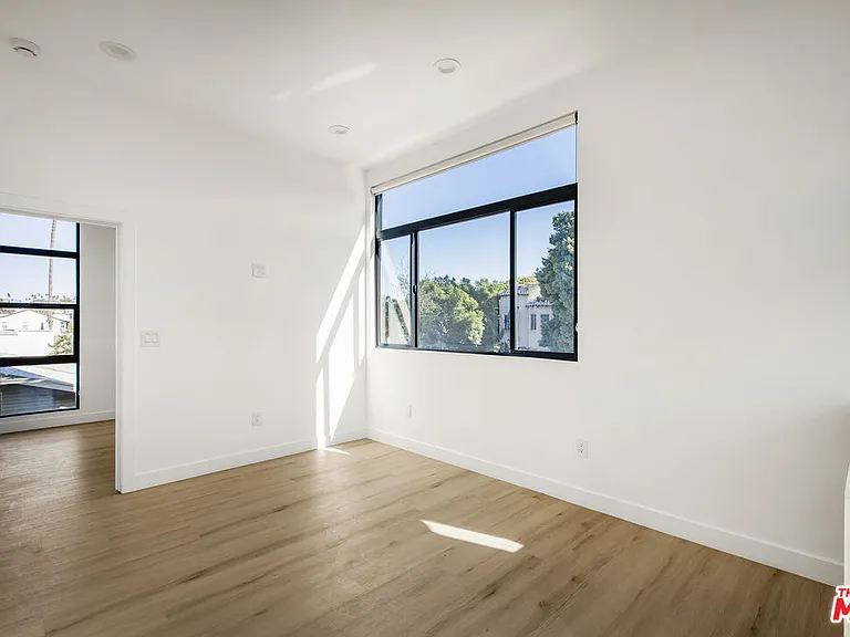 2651 1/2 Vineyard Ave #2651 — Photo 13