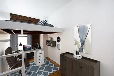 Rented by R New York