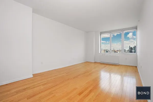 Rented by Bond New York | media 3