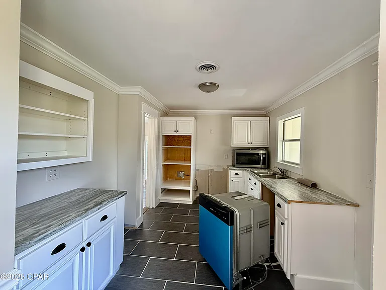 3906 W 24th Ct — Photo 5