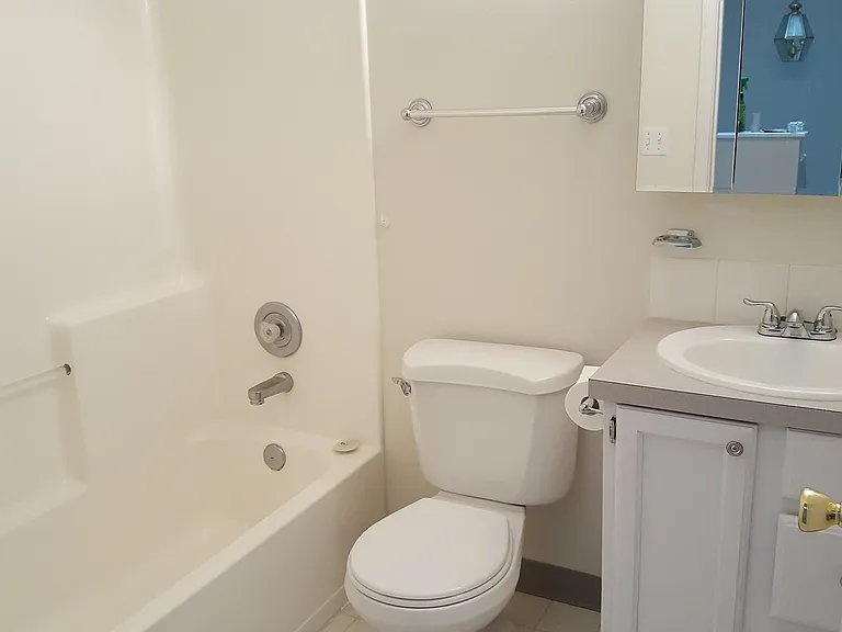222413 — Photo 10