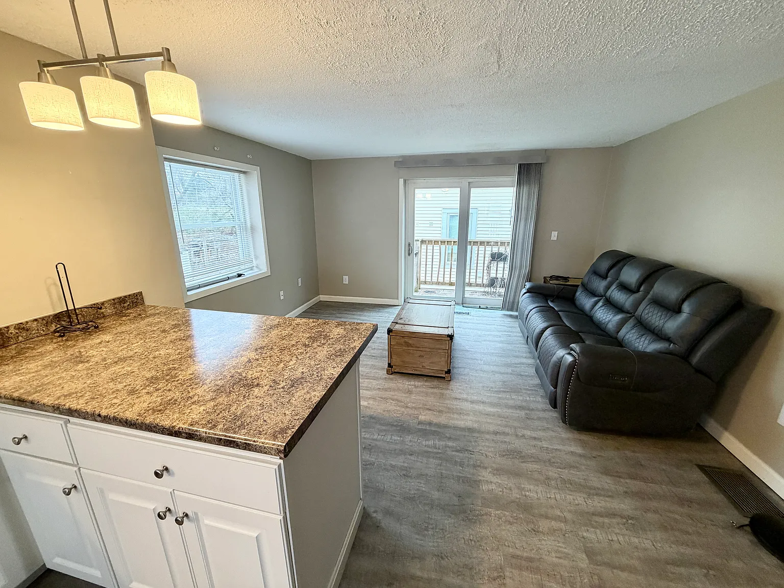 3 bed, 1500 sqft, $2,495 — Photo 3