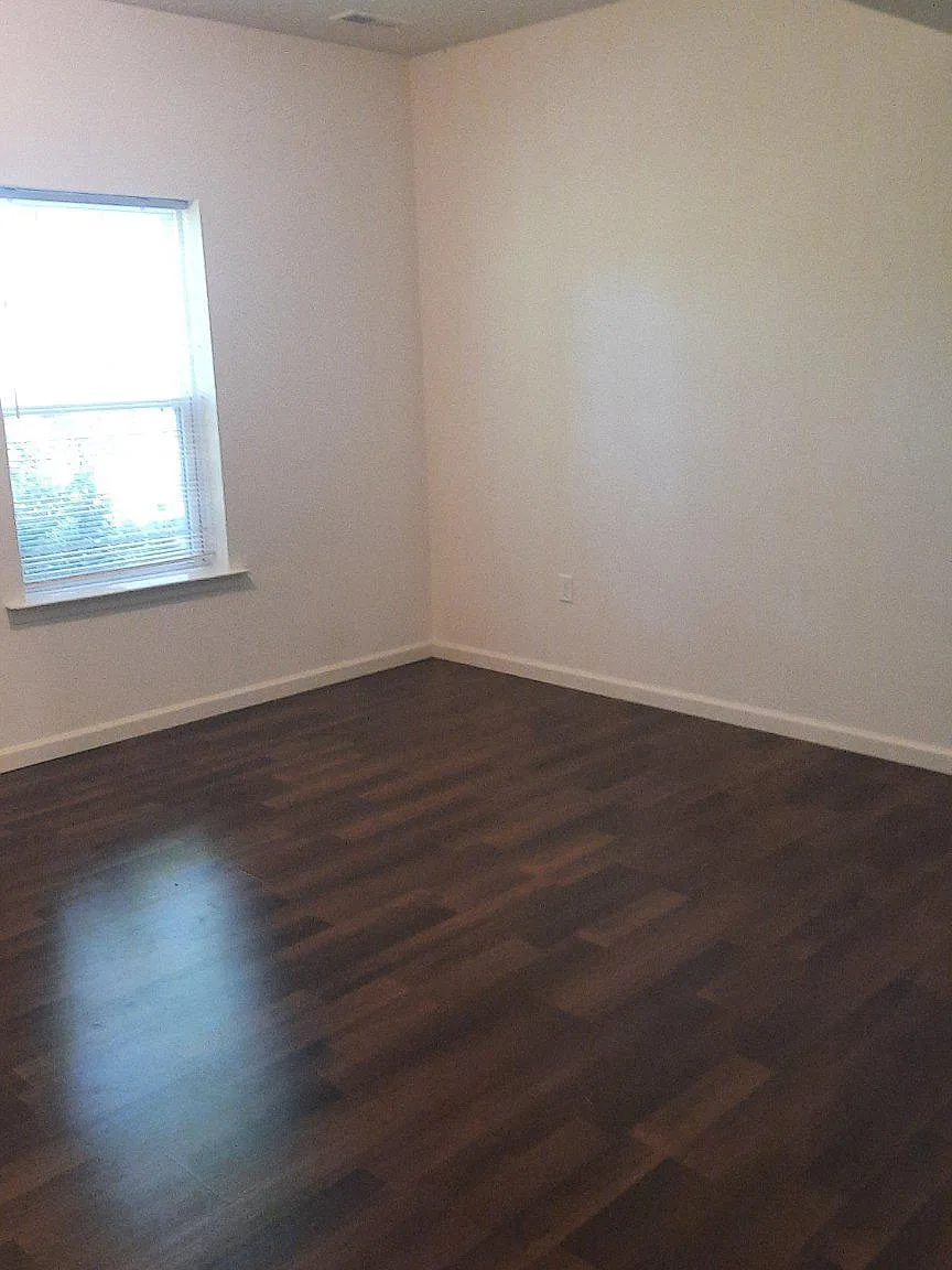 3 bed, 2.5 bath, 2027 sqft, $2,010 — Photo 4