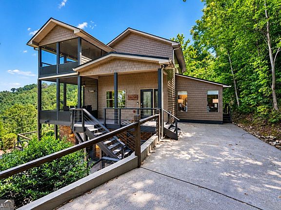 3rd image of 723 Ripekin Rd