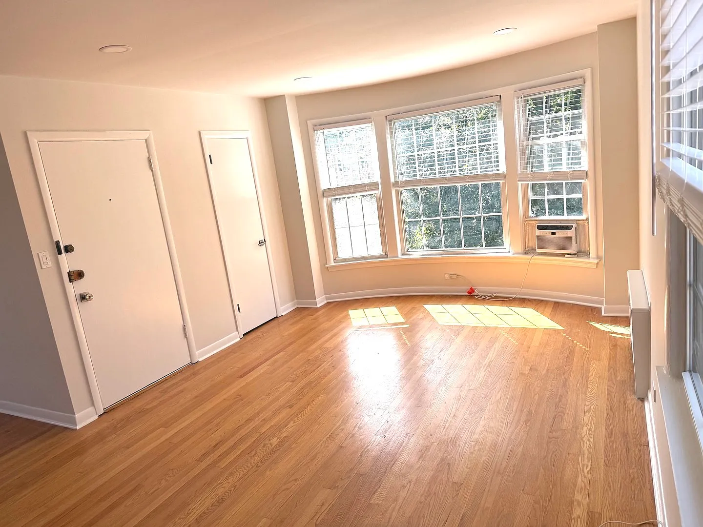 2 bed, $2,000 — Photo 2