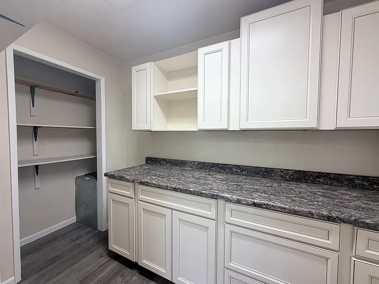 6708 Odessa Way — Photo 7