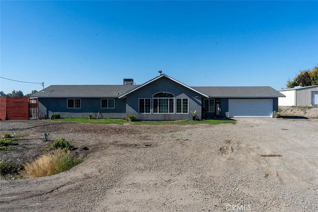 17225 Custer Ave photo 1