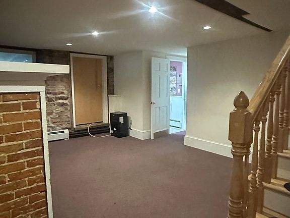 5th image of 233 Pearl St #1