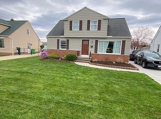 29388 Woodway Dr, Wickliffe, OH 44092