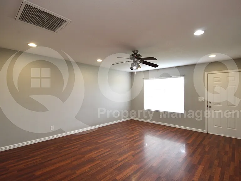 2522 E Don Carlos Ave — Photo 8