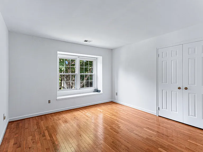 7416 Royal Dominion Dr — Photo 46
