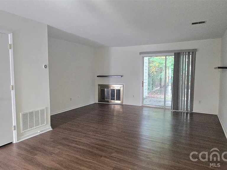 3109 Heathstead Pl — Photo 6