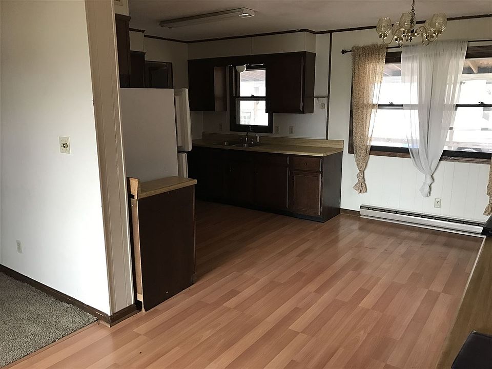 2nd image of 1118 E Main St