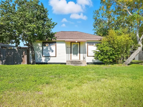2559 Avenue C, Ingleside, TX 78362