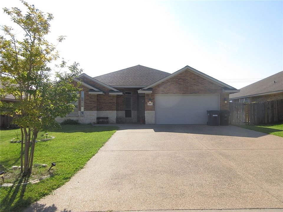 1st image of 806 Dove Chase Ln