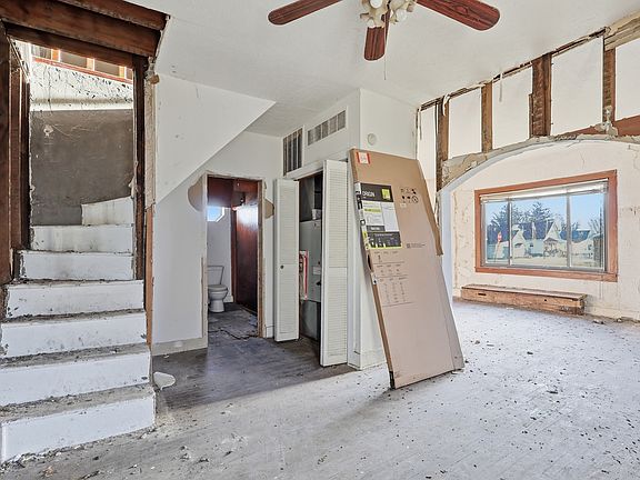 2nd image of 208 N Main St