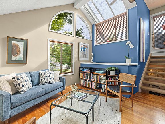 5th image of 1686 Arbutus St