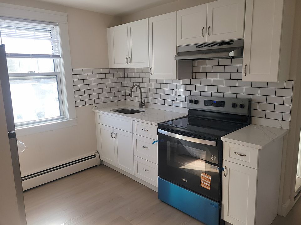 1st image of 298 Washington St Floor 2