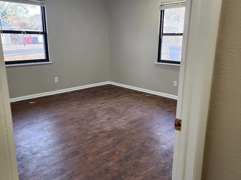 465 W Marshall Dr — Photo 6