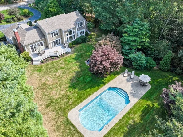 71 Bumps River Rd, Barnstable, MA 02630