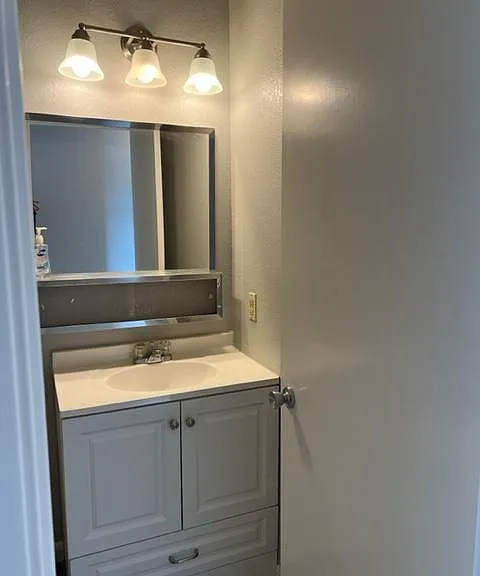 817 Main St #7 — Photo 14