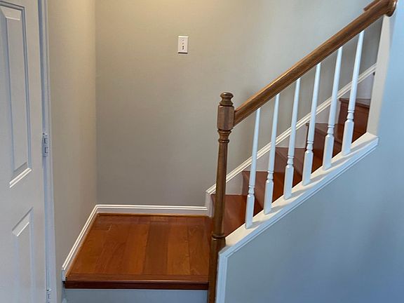 2nd image of 207 Westminster Ln