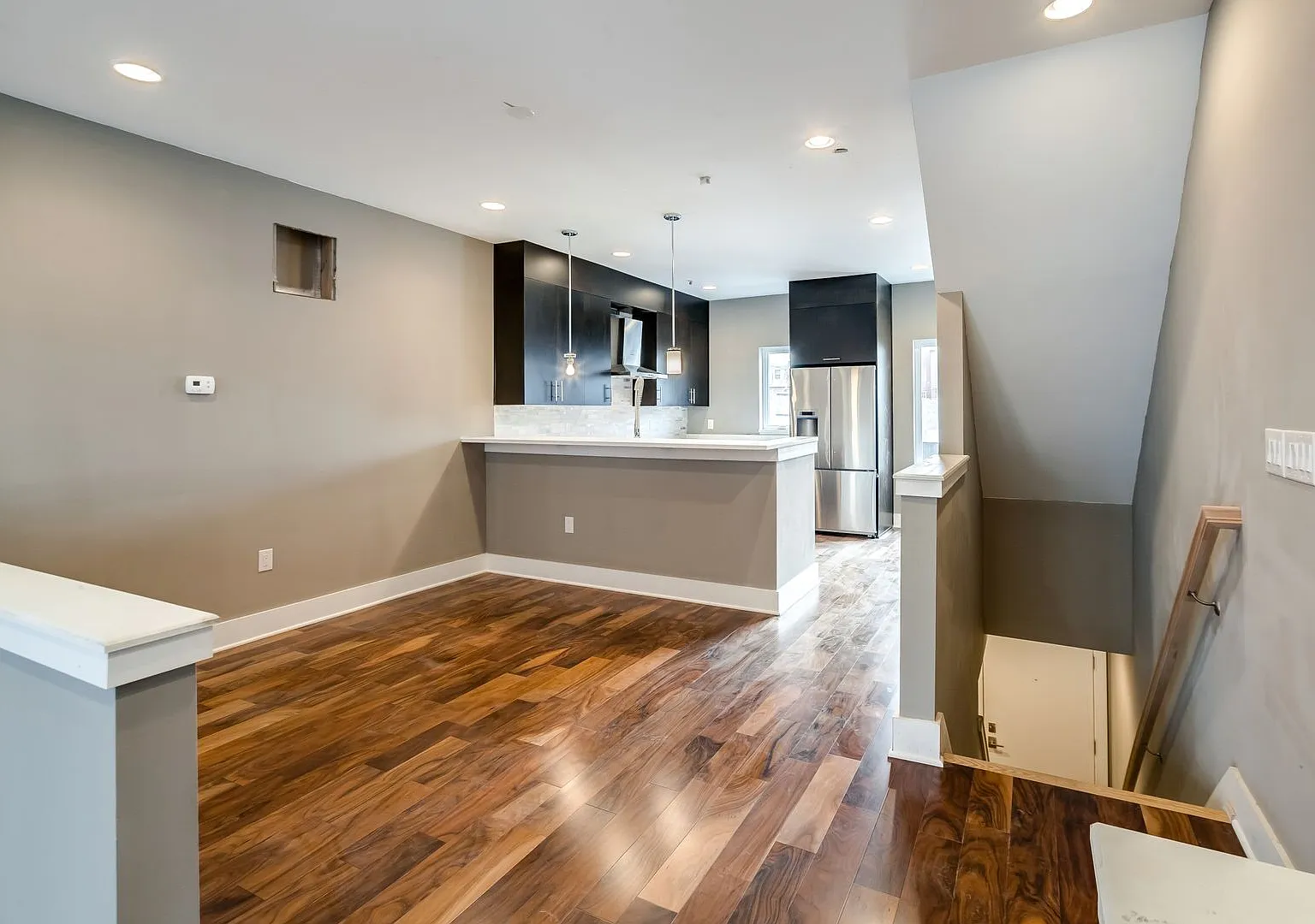 Northern Liberties Townhome with Garage — Photo 2