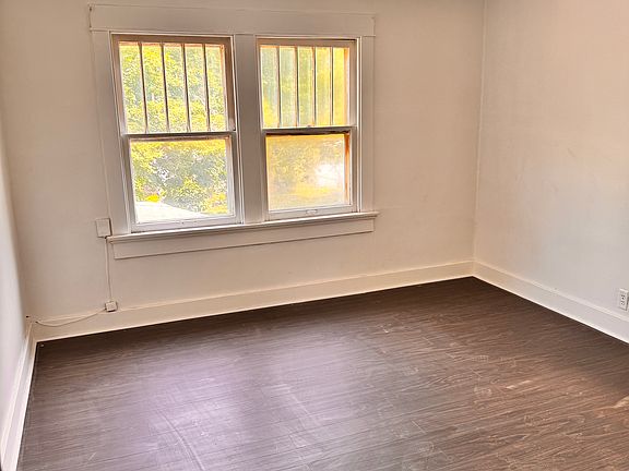 5th image of 428 Knecht Dr #1