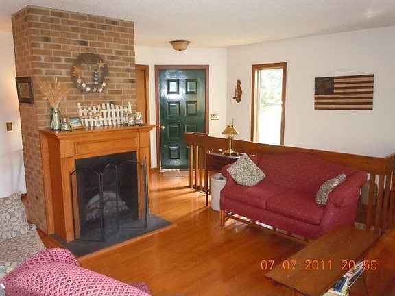 5th image of 1169 Portland Dr