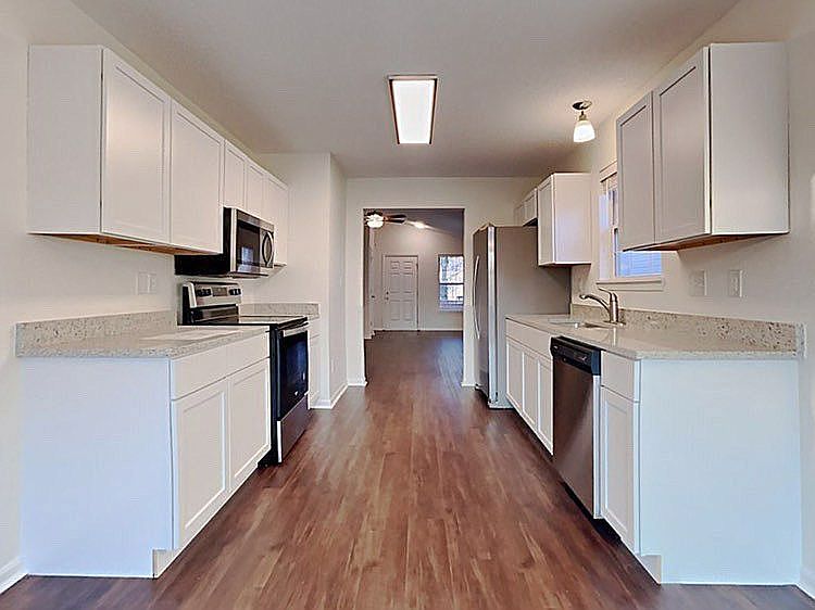 1st image of 1256 W 81st St