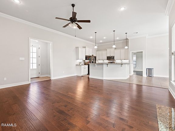5th image of 206 Meadowland Dr