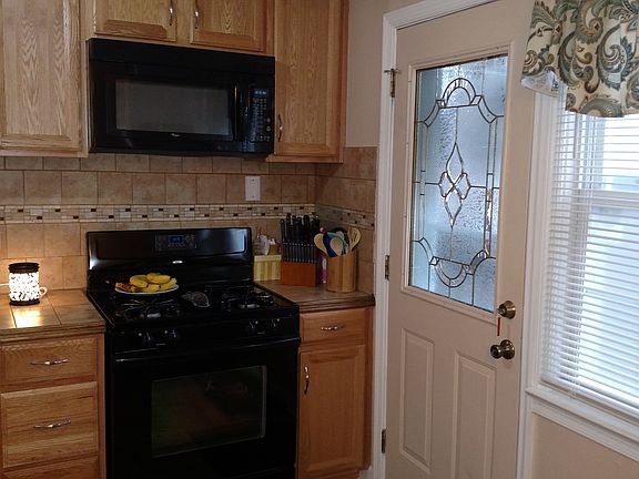 2nd image of 15 Dartmouth Ave APT 1A