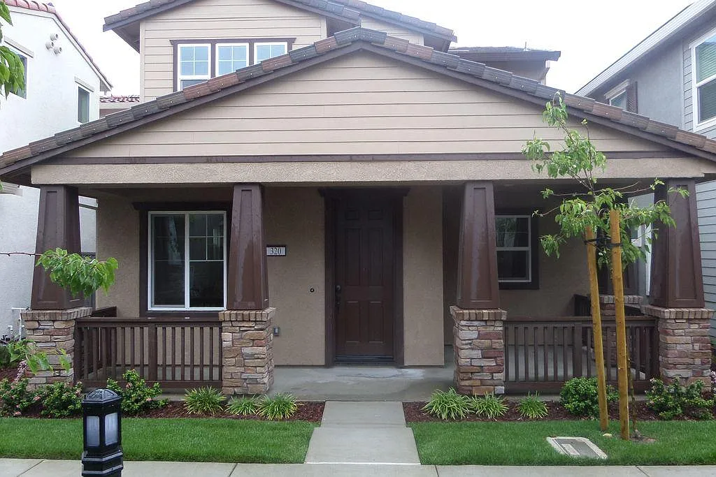 320 W Abbey Ln photo 1