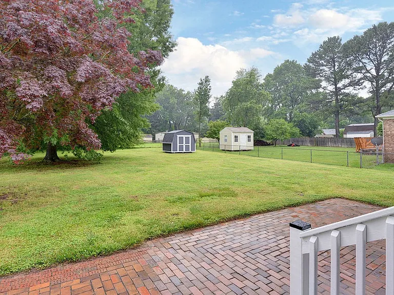 485 Colony Rd — Photo 23