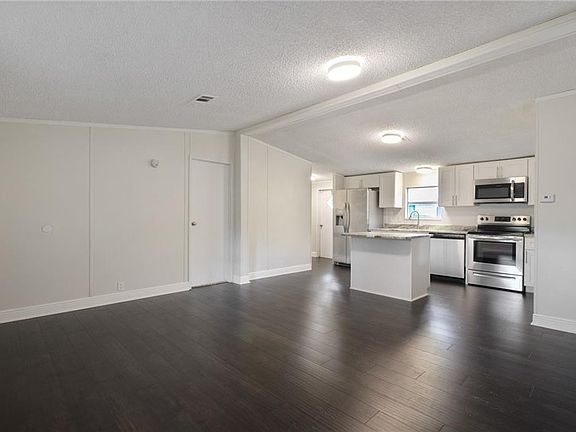 5th image of 5324 Royal Oak Dr
