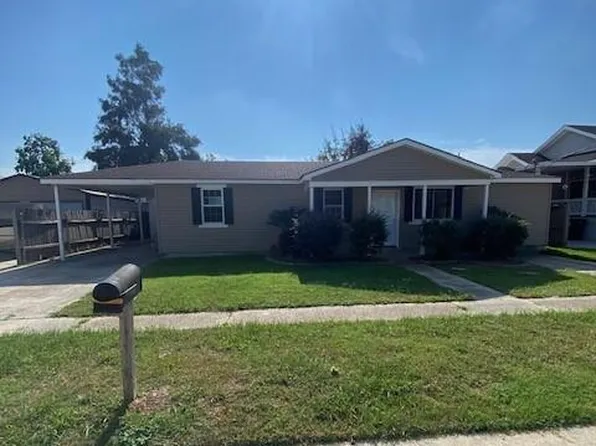 2221 Pecan Dr, Chalmette, LA 70043