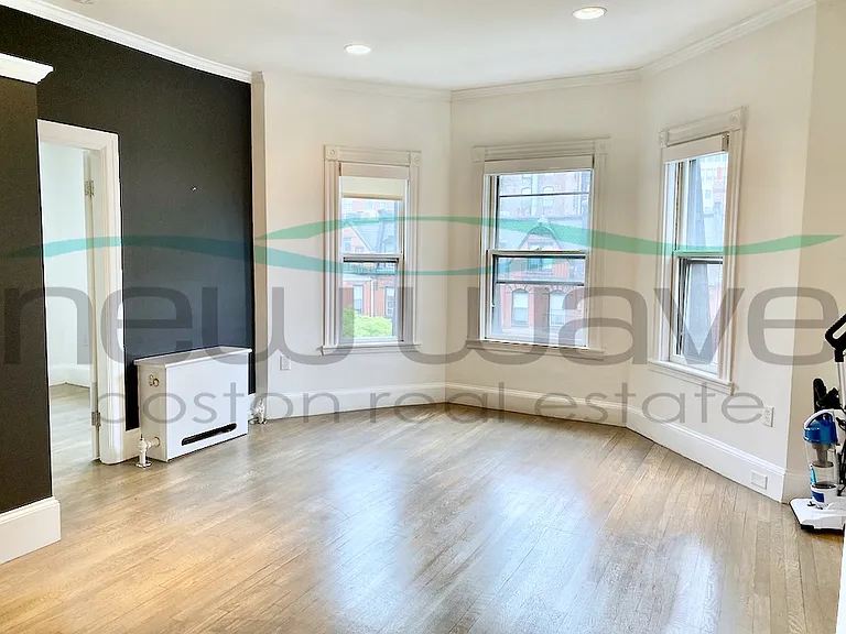 225 Newbury St #4F — Photo 6