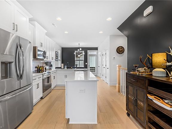 3rd image of 1130 Pegram Crossing Dr