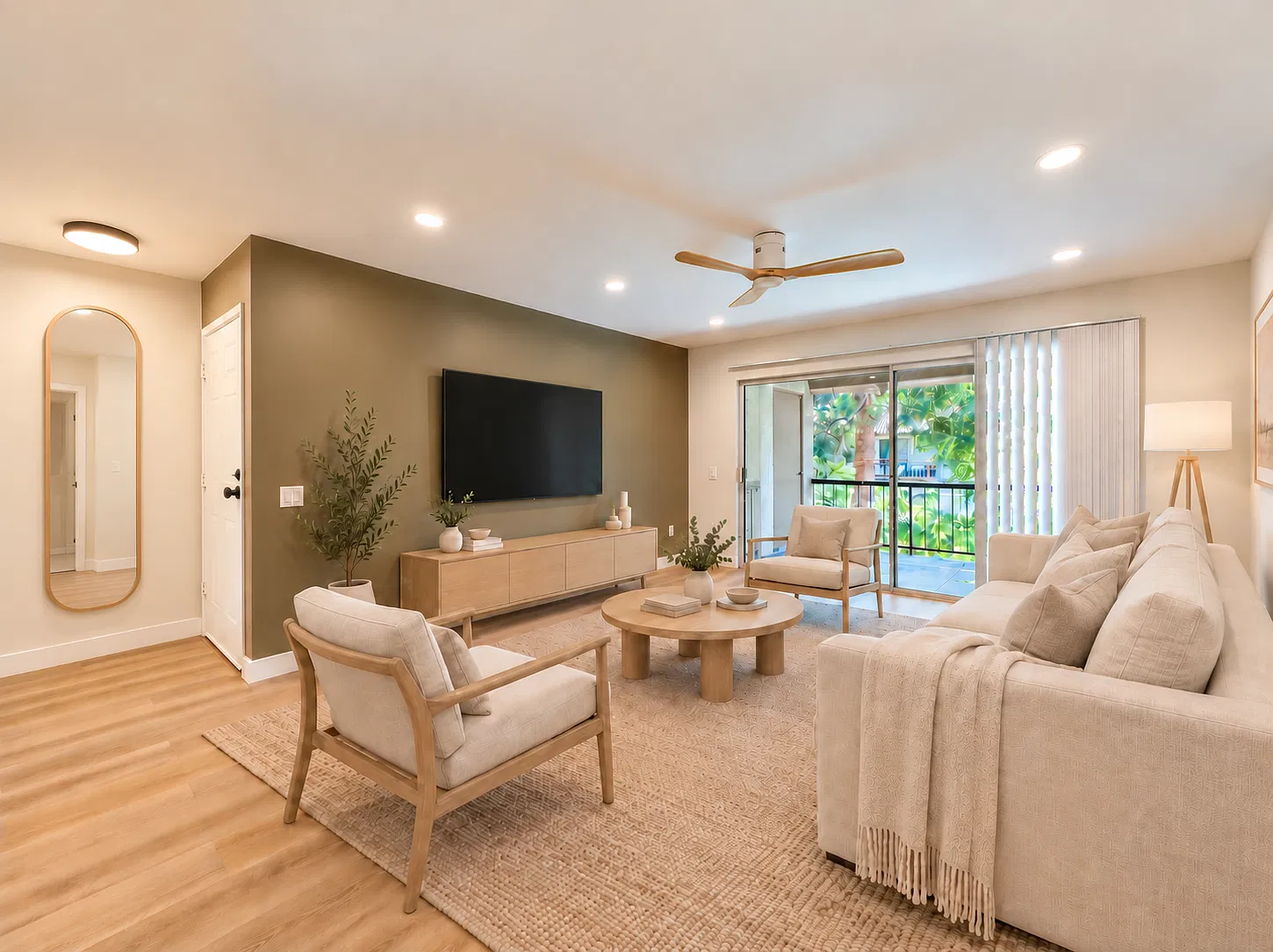 2 bed, 950 sqft, $3,450 — Photo 1